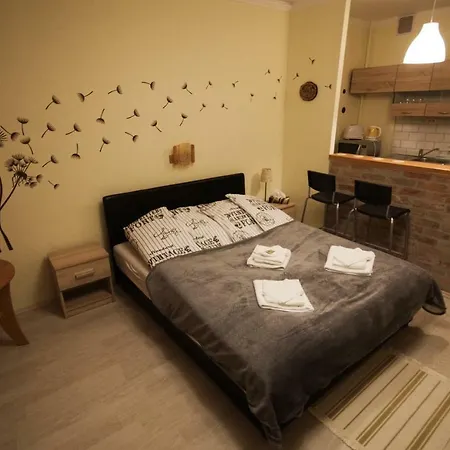 Four Seasons Apartman 아파트 에게르