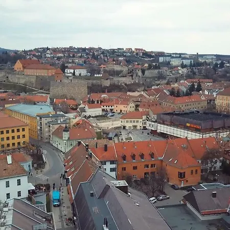 Apartment Four Seasons Apartman Eger
